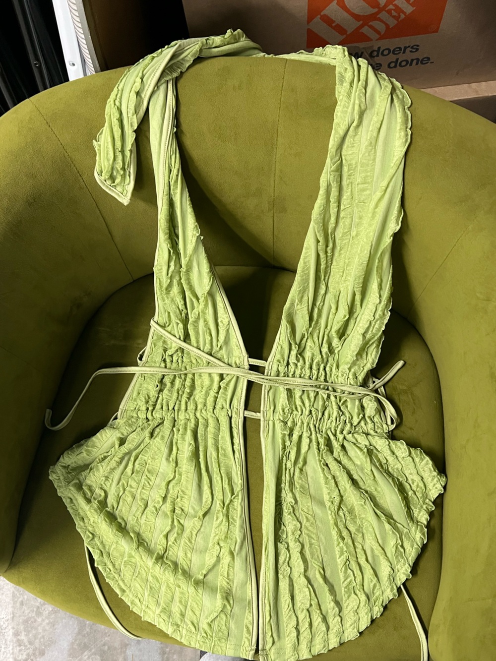 SHEIN Light Green Crinkled Halter Top
